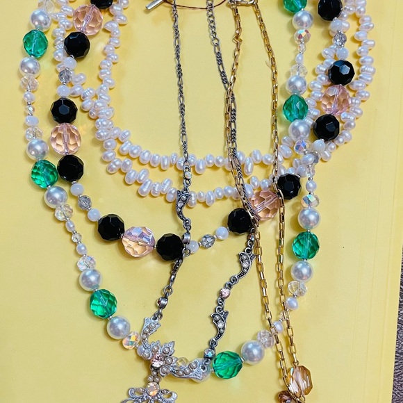 SALE!!!  Lot of 5 beautiful women’s necklaces-all unique and wearable now-NEW - Picture 14 of 15